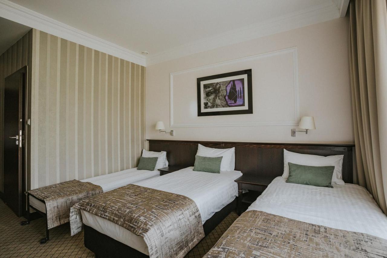 Hotel Toscania Włoszakowice Zimmer foto